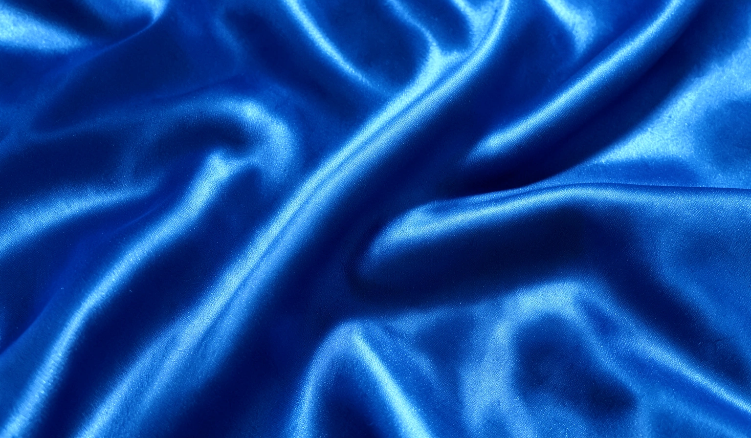 blue background — silk 3 (free download)