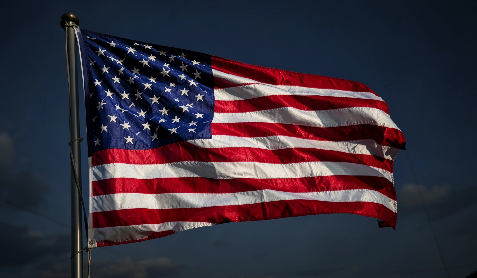usa flag background — waving wide 4 (free download)